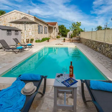 ヴィラ Labovitsa Vlachopoulátika