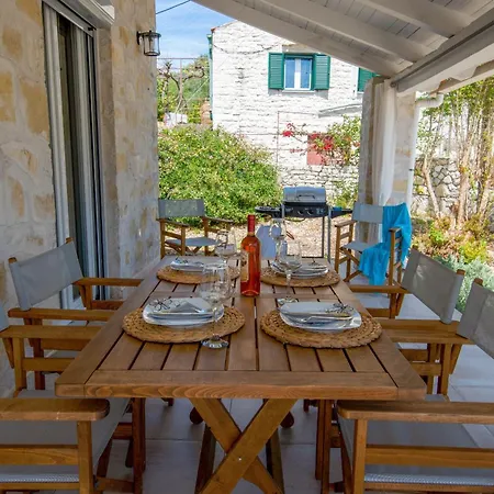 Labovitsa * Vlachopoulátika