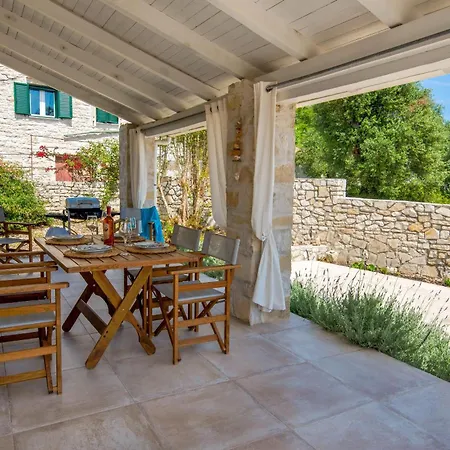 Labovitsa Vlachopoulátika